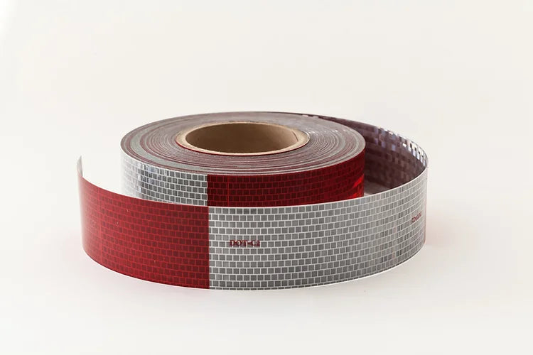 AVERY V-5720-5-XX RED/WHITE (5 years) DOT CONSPICUITY TAPE 